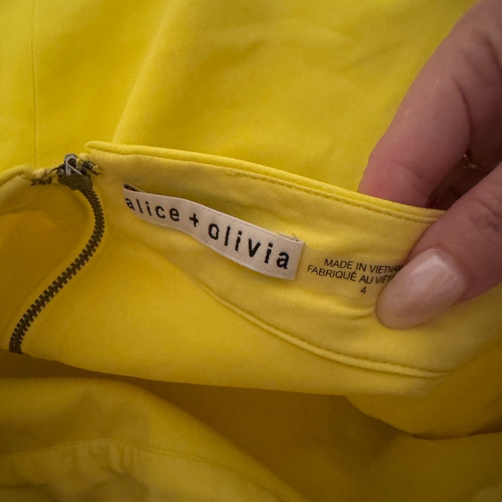 Alice + Olivia Sunny Yellow Skirt with Zipper - Picture 4 of 5